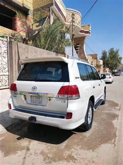 تۆیۆتا لاند کروزەر